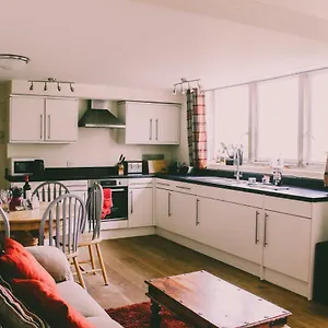 The Garden Apartment. Holiday home